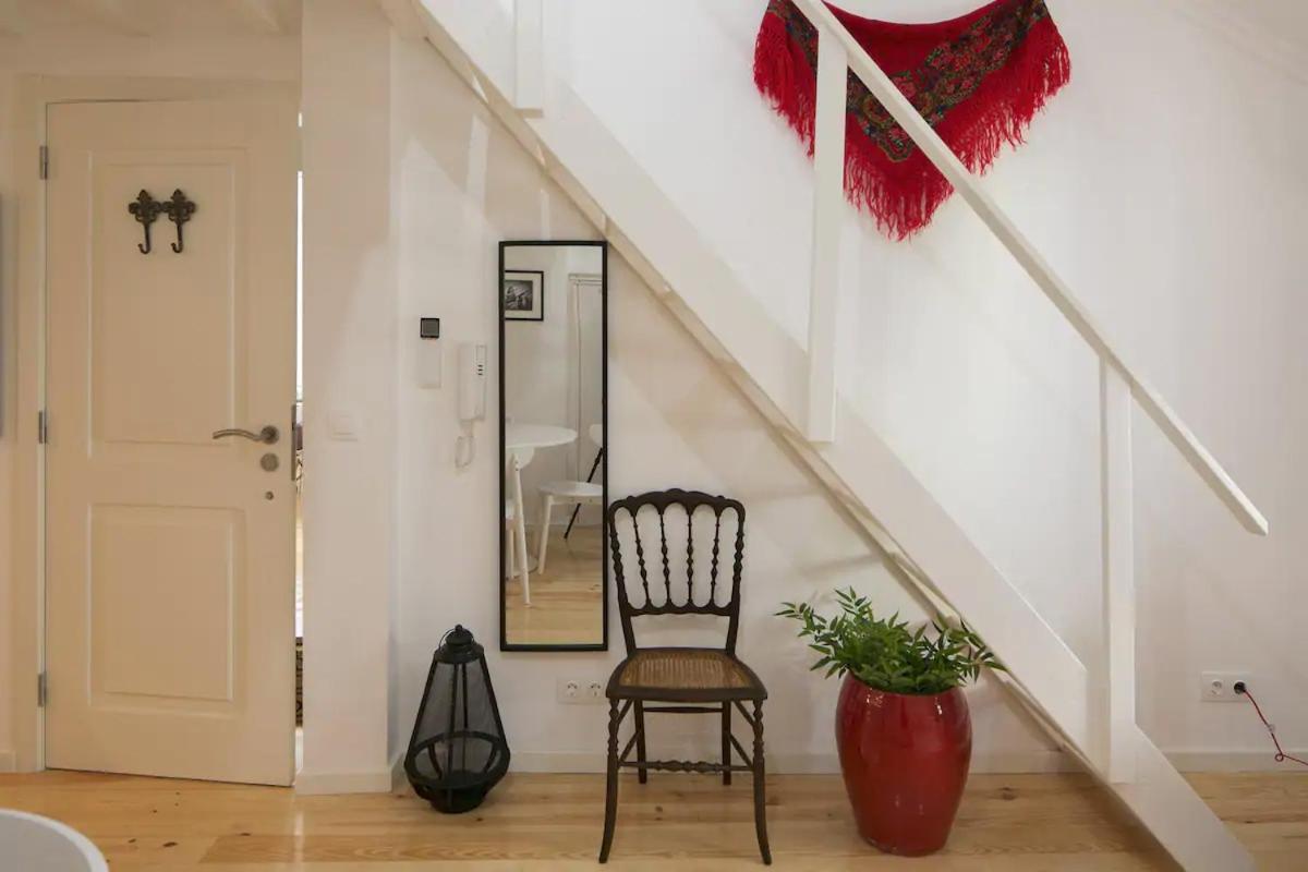 Central Mezzanine Studio Apartment Lisbon Luaran gambar