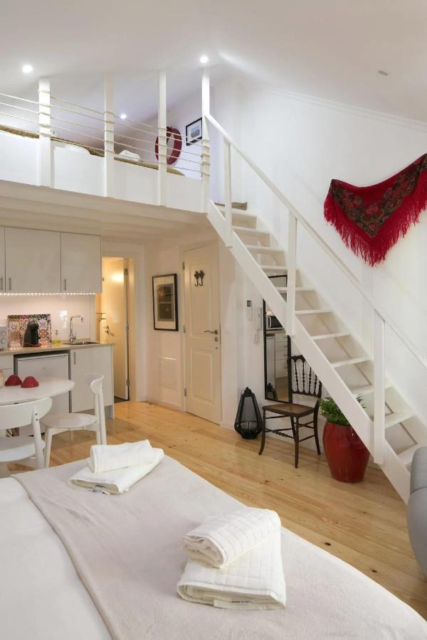Central Mezzanine Studio Apartment Lisbon Luaran gambar