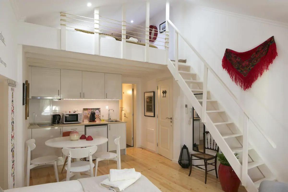 Central Mezzanine Studio Apartment Lisbon Luaran gambar