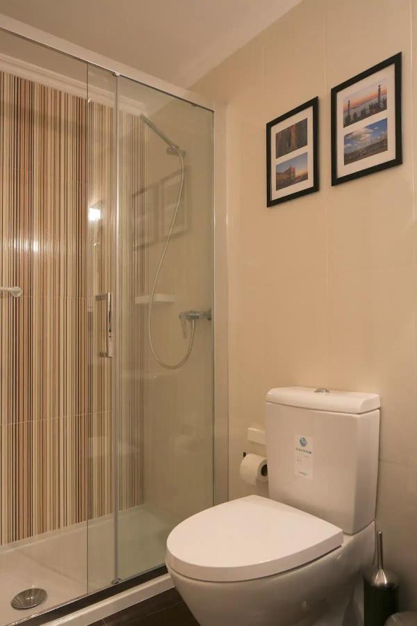 Central Mezzanine Studio Apartment Lisbon Luaran gambar
