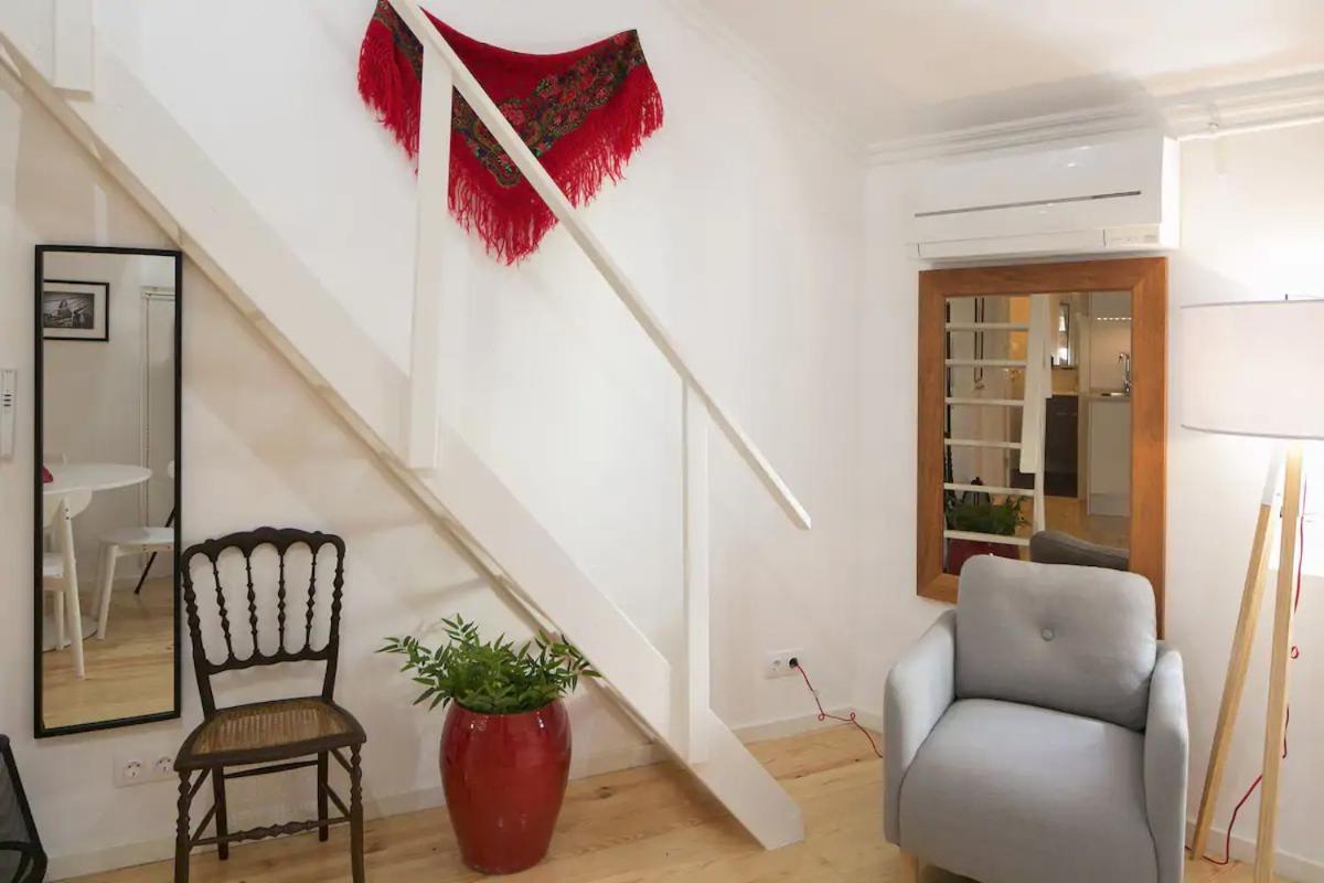 Central Mezzanine Studio Apartment Lisbon Luaran gambar