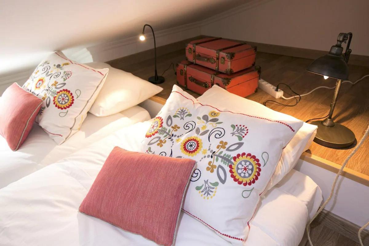 Central Mezzanine Studio Apartment Lisbon Luaran gambar